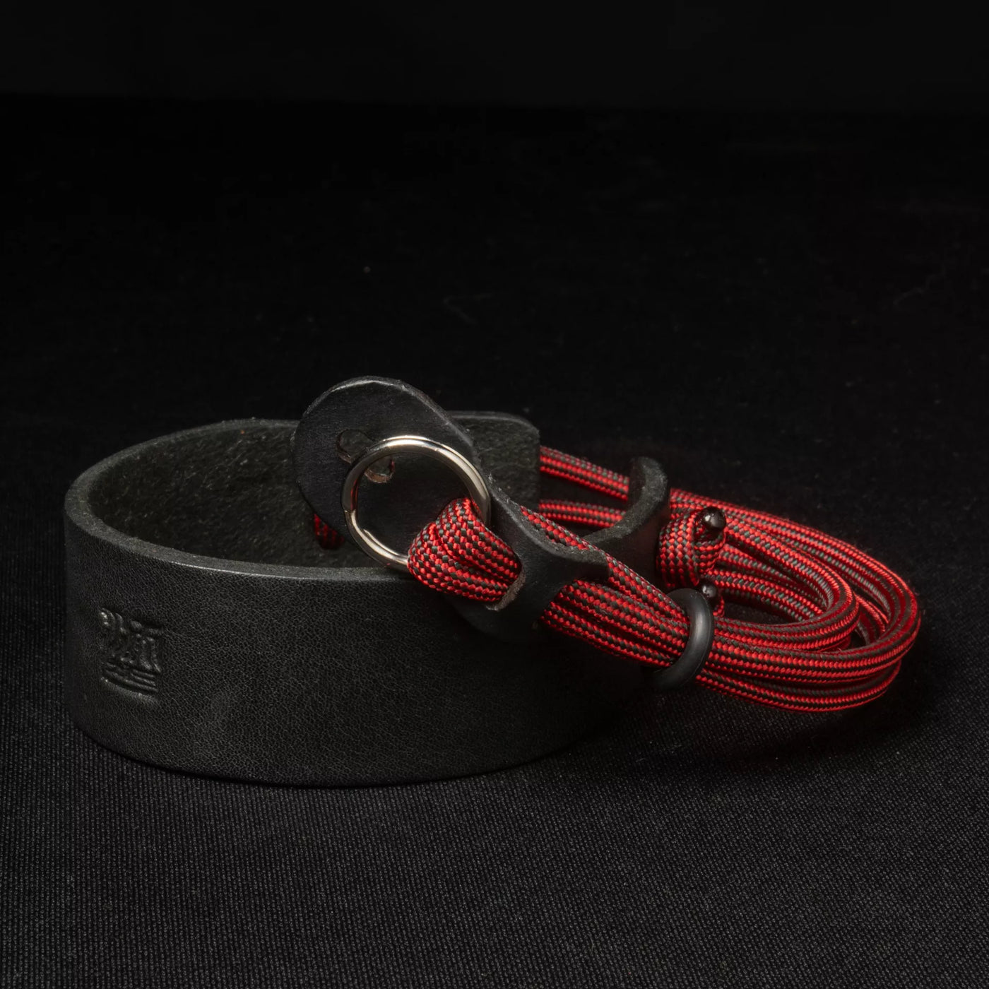 Parachord X Leather Camera Wrist Strap / 011 Black Red Wotancraft